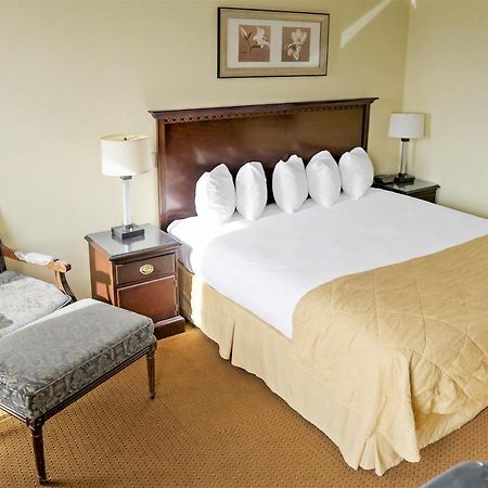 Economy Hotel Plus Уичита Екстериор снимка
